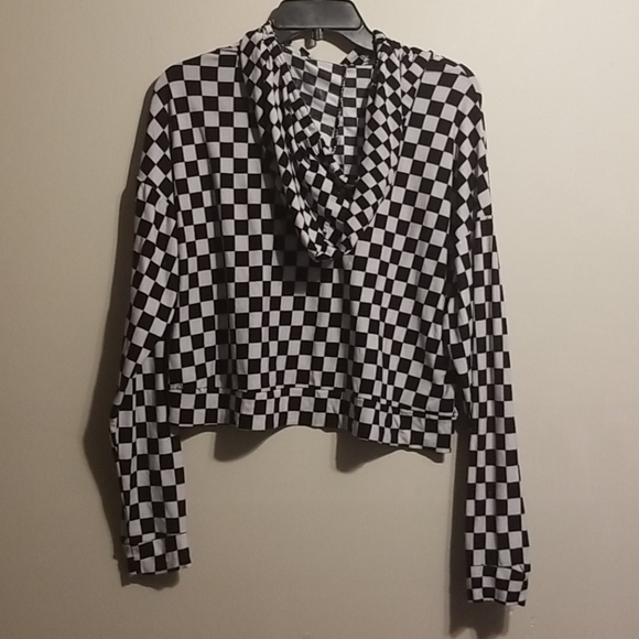 Checkers Crop Top - Picture 2 of 3